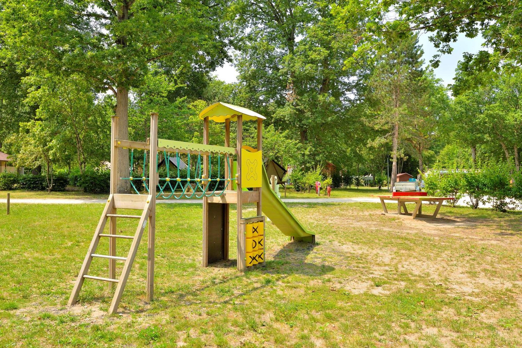 Camping Etang De La Vallee Combreux Buitenkant foto