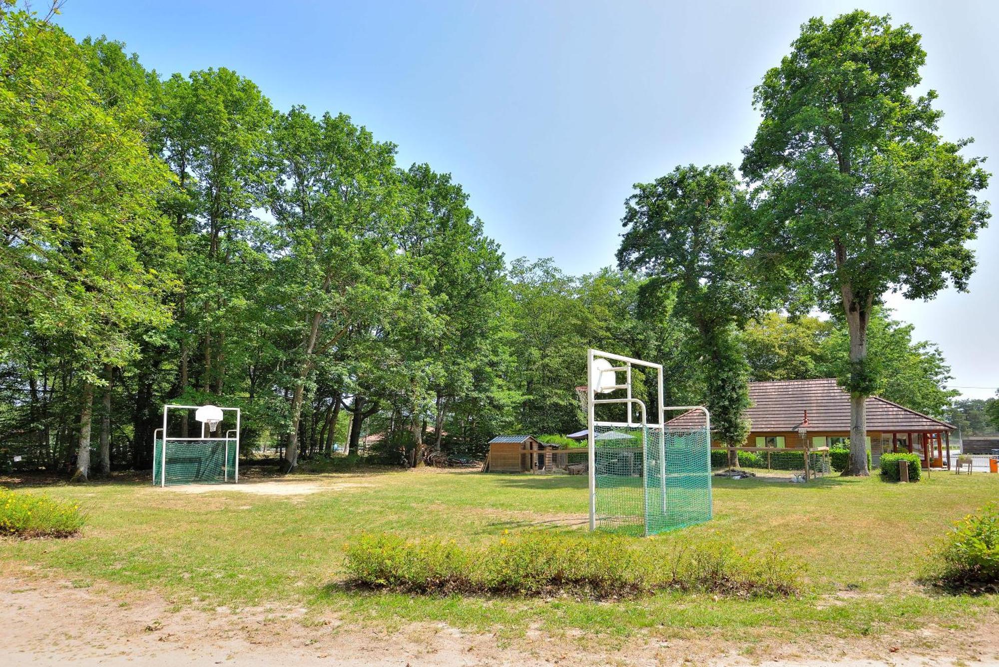 Camping Etang De La Vallee Combreux Buitenkant foto