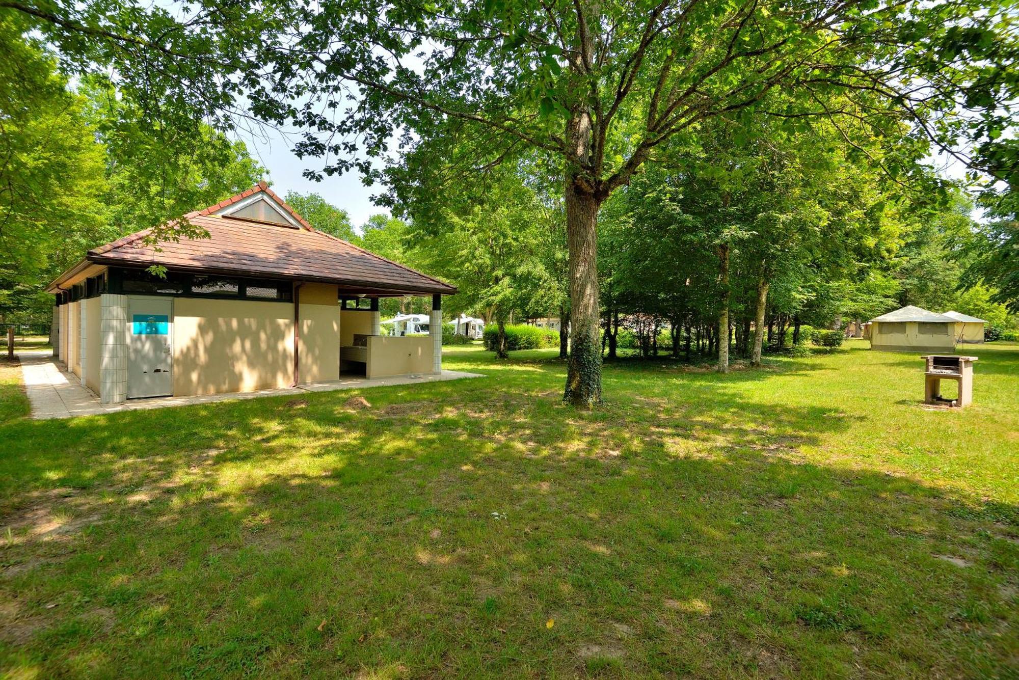 Camping Etang De La Vallee Combreux Buitenkant foto
