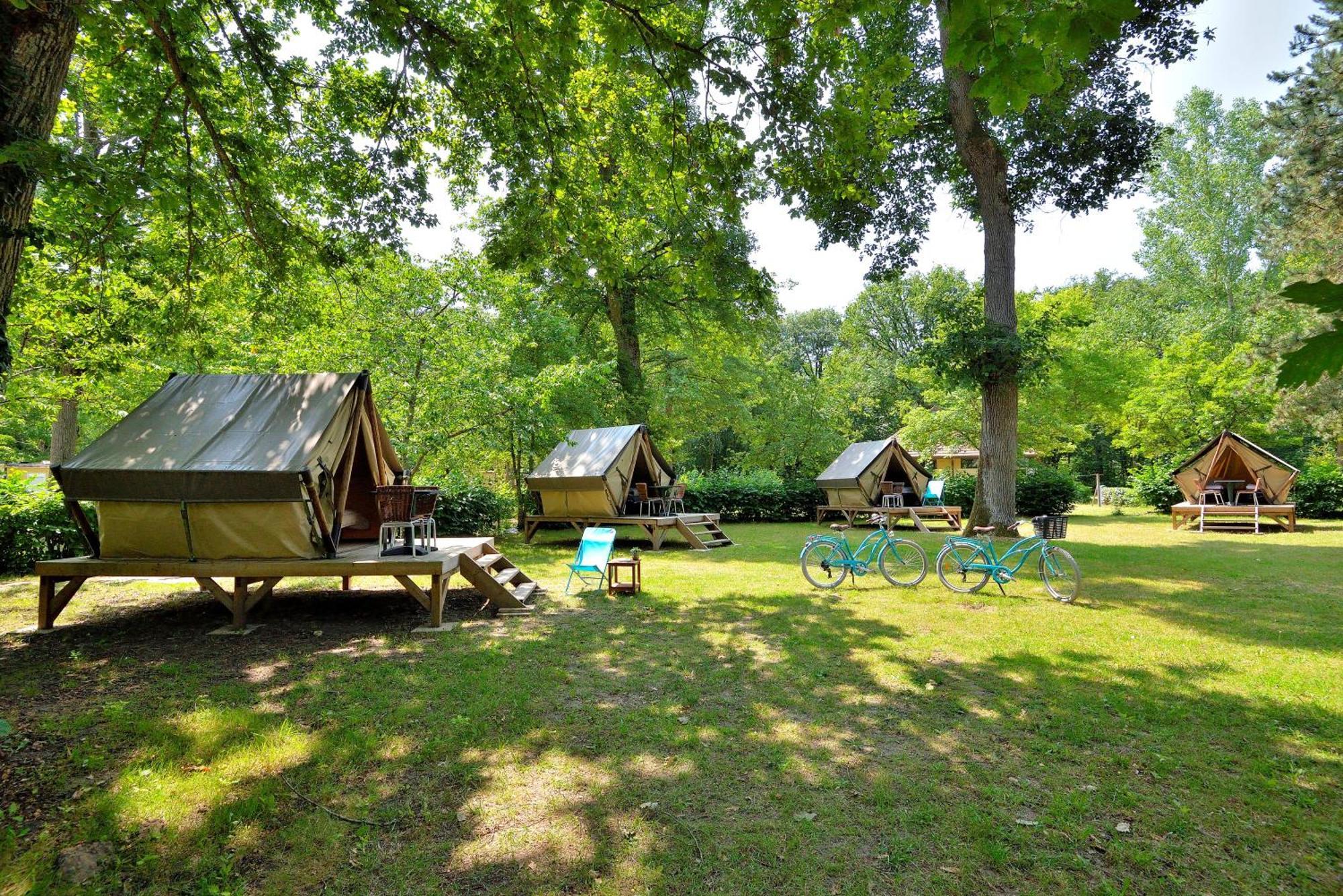 Camping Etang De La Vallee Combreux Buitenkant foto