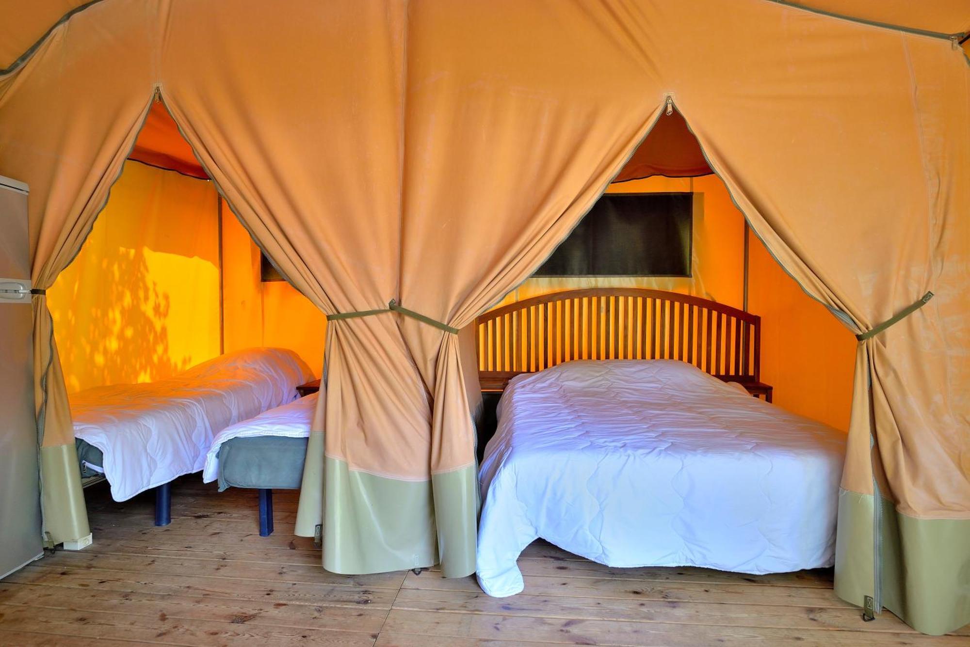 Camping Etang De La Vallee Combreux Kamer foto