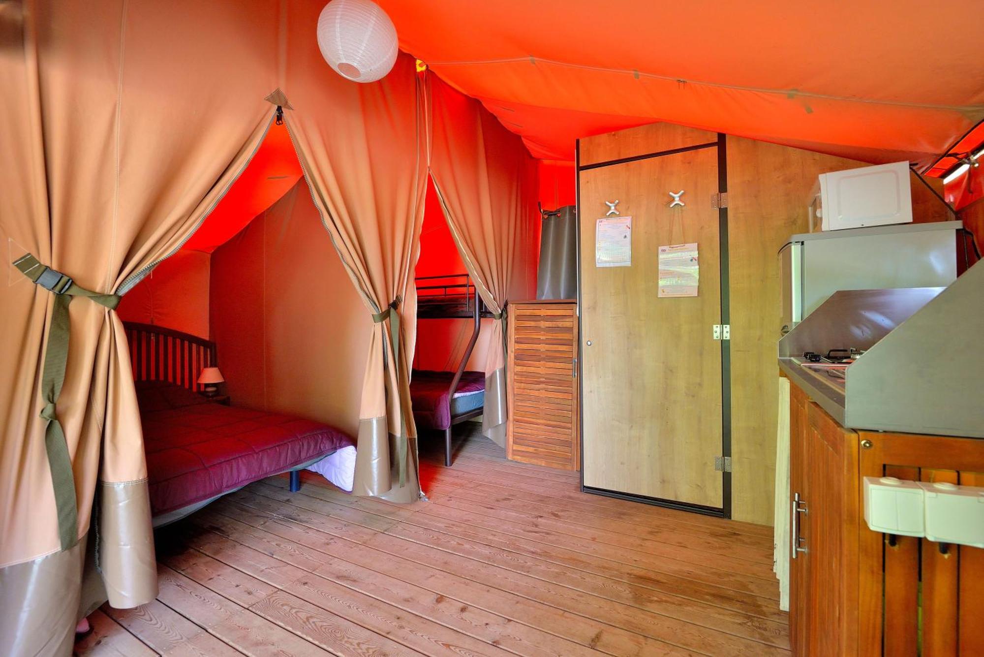 Camping Etang De La Vallee Combreux Kamer foto