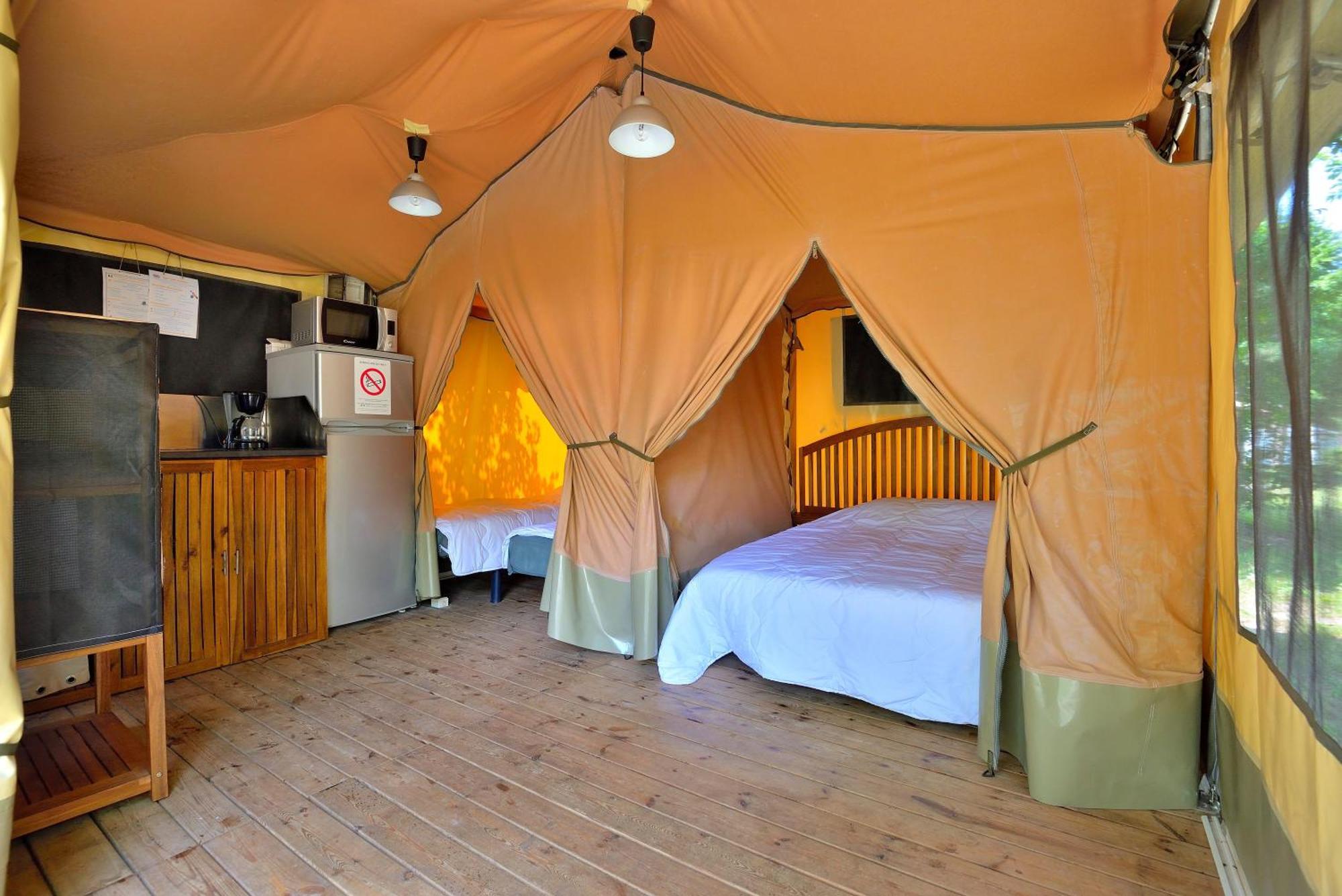 Camping Etang De La Vallee Combreux Kamer foto